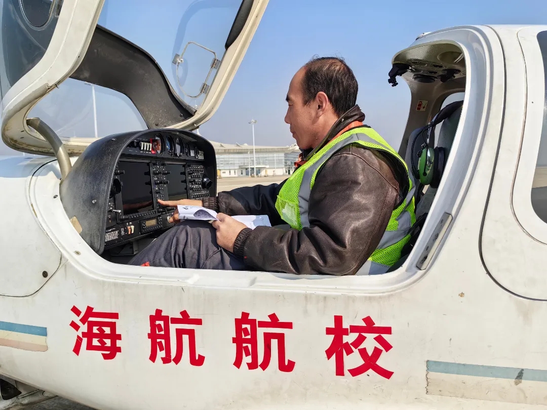 榜樣學(xué)習(xí)〡方大勞模馬里：憑聽(tīng)力識(shí)別出發(fā)動(dòng)機(jī)異常