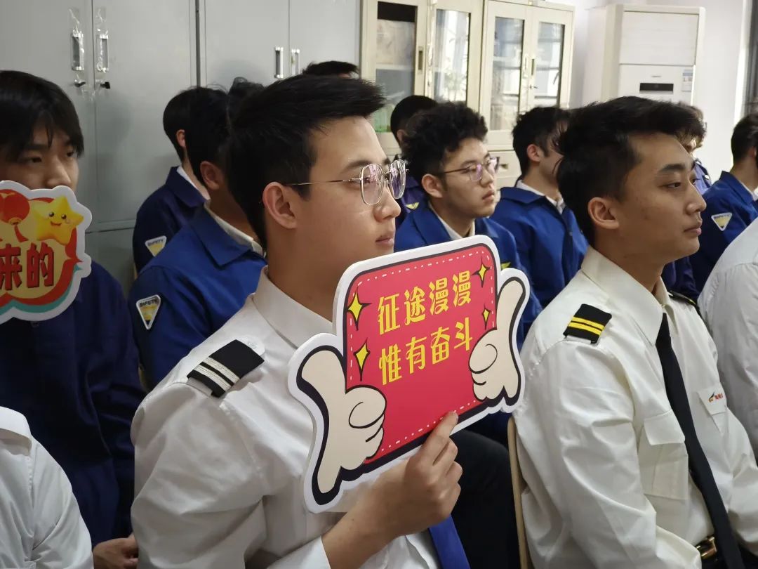 以賽促學(xué)，筑牢飛行安全基石〡2025年海航航校飛行學(xué)員理論知識(shí)競(jìng)賽圓滿落幕